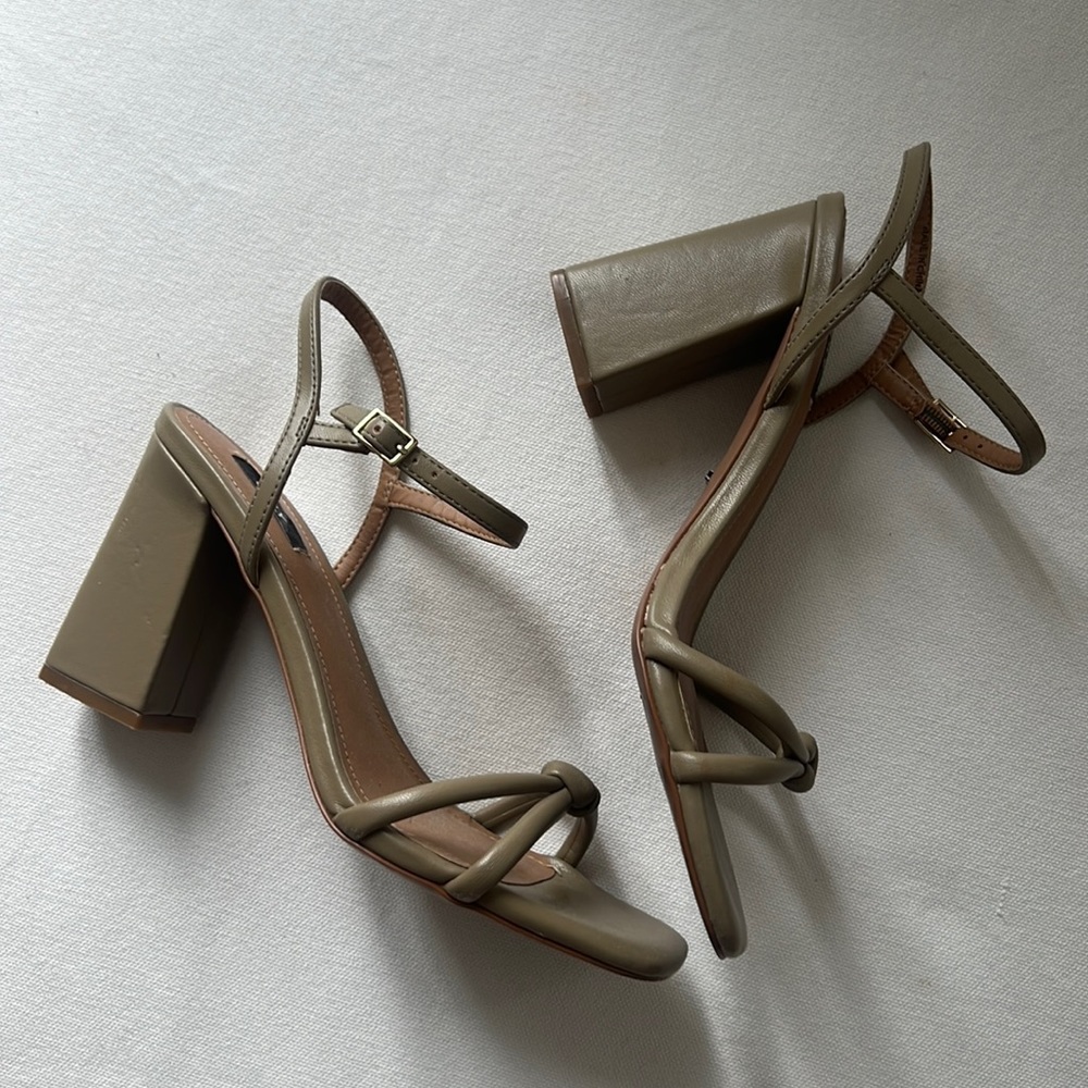 Moving sale - ONLY Sandals (until 04/10)